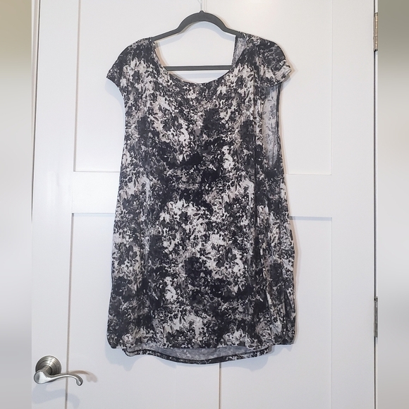 Lane Bryant (Lot Of 2) Sleeveless Tunic Tops Draped Neck Size 26/28 Black Pink - Picture 8 of 16